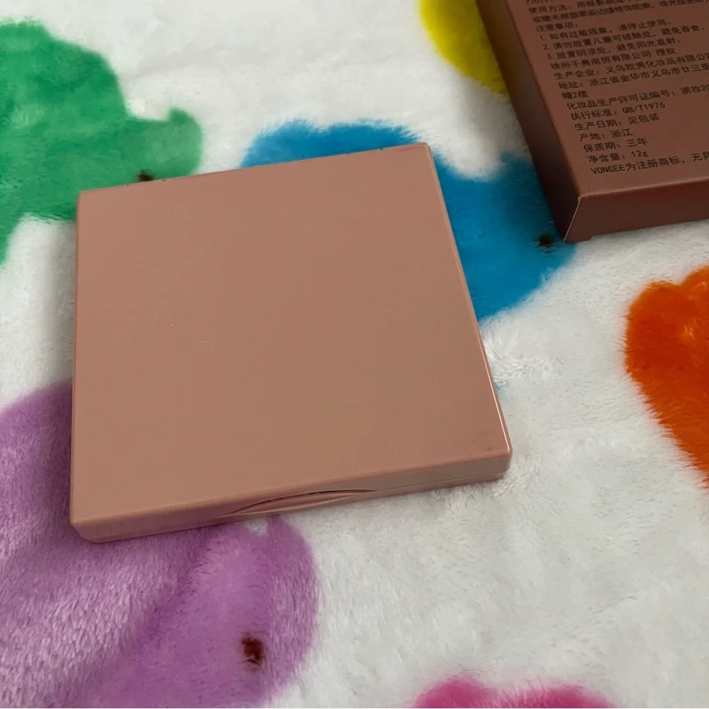 9 Color Eyeshadow Palette Neutral Pinky Hues with a Pop of Hot Pink